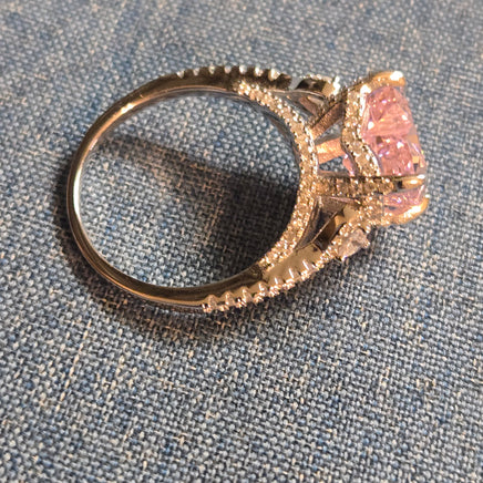 bold pink heart ring entire side view